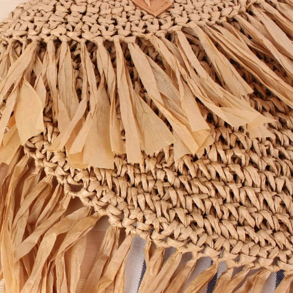 Bolsa-de-palha-com-detalhes-em-tassel