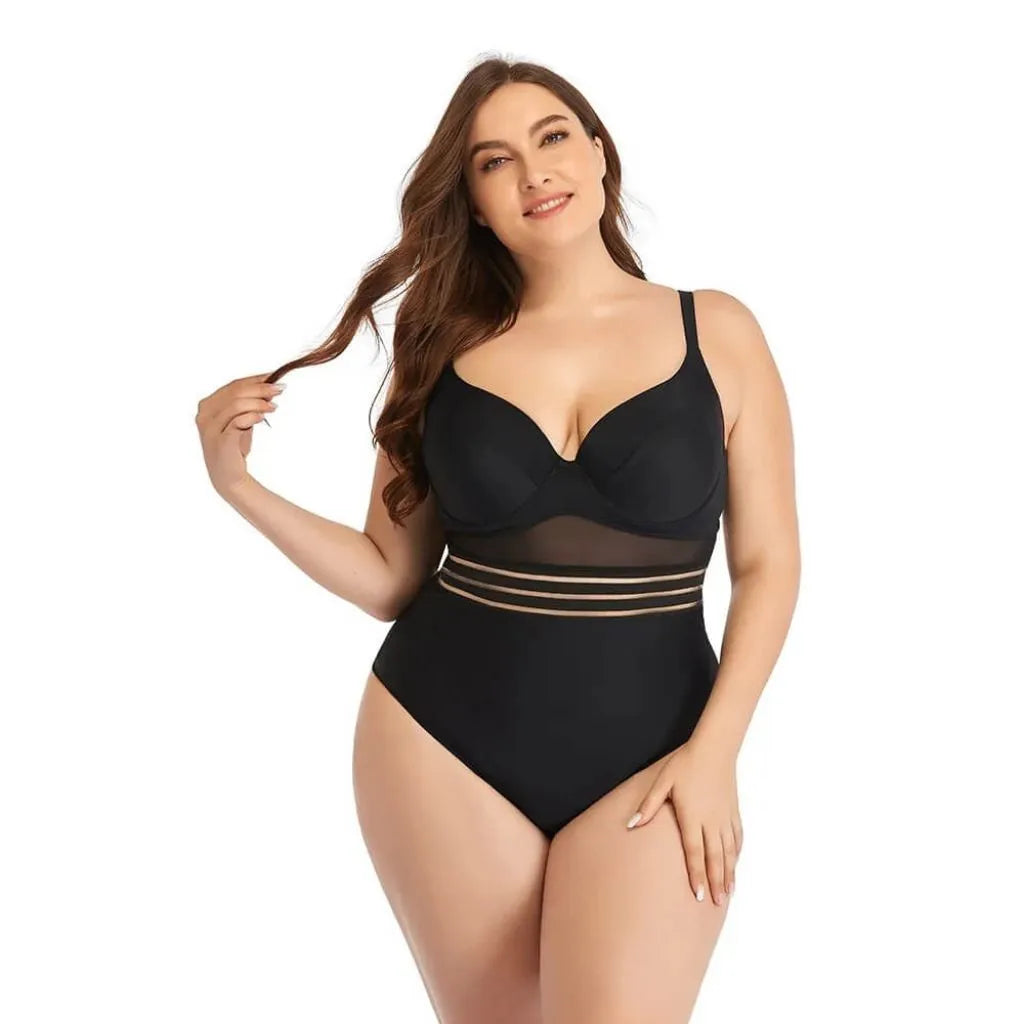 Maiô preto Plus size modelo Giselle